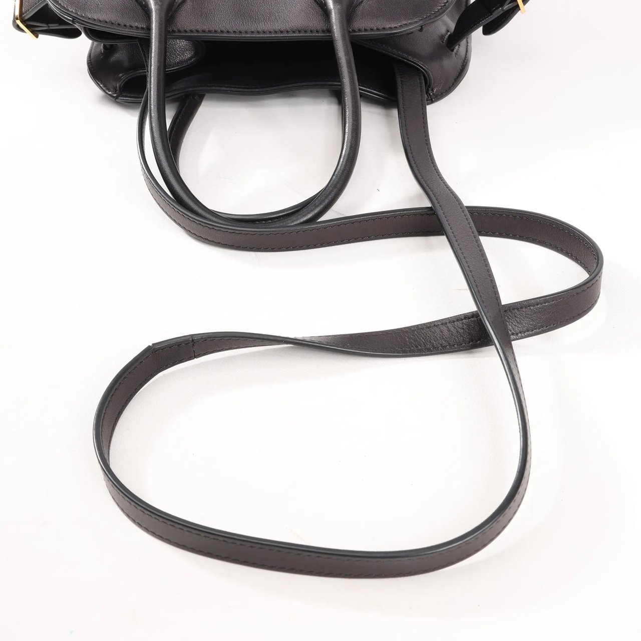 The Row The Row Soft Margaux 10 Leather 2Way Handbag in Black Zwart