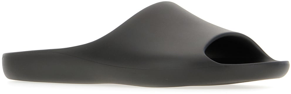 The Row The Row Black leather slippers Zwart