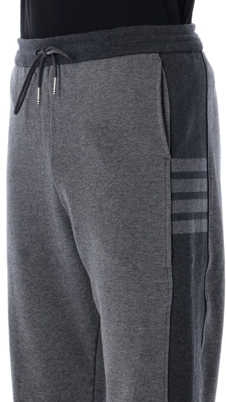 Thom Browne Sweatpants W/ Engineered 4 Bar In Solid Grigio Donkergrijs