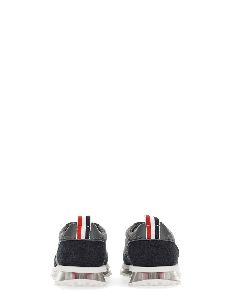 Thom Browne TECH RUNNER SNEAKER Grijs