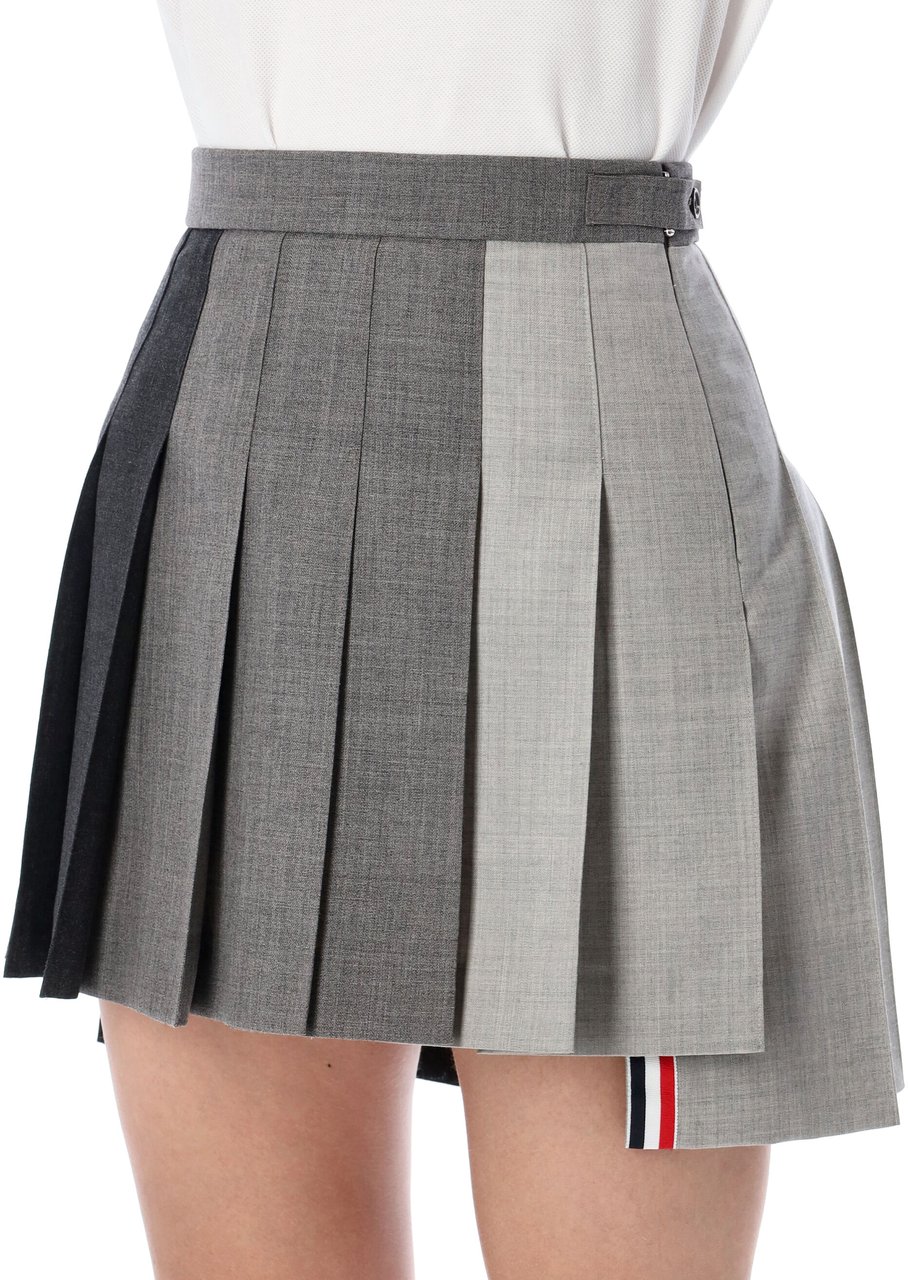Thom Browne Mini Dropped Back Pleated Skirt In 2Ply Grigio Grijs