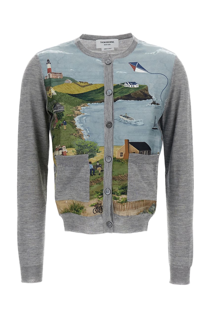 Thom Browne Cropped Cashmere-Silk Cardigan with Scenic Print and Buttoned Cuffs Grijs