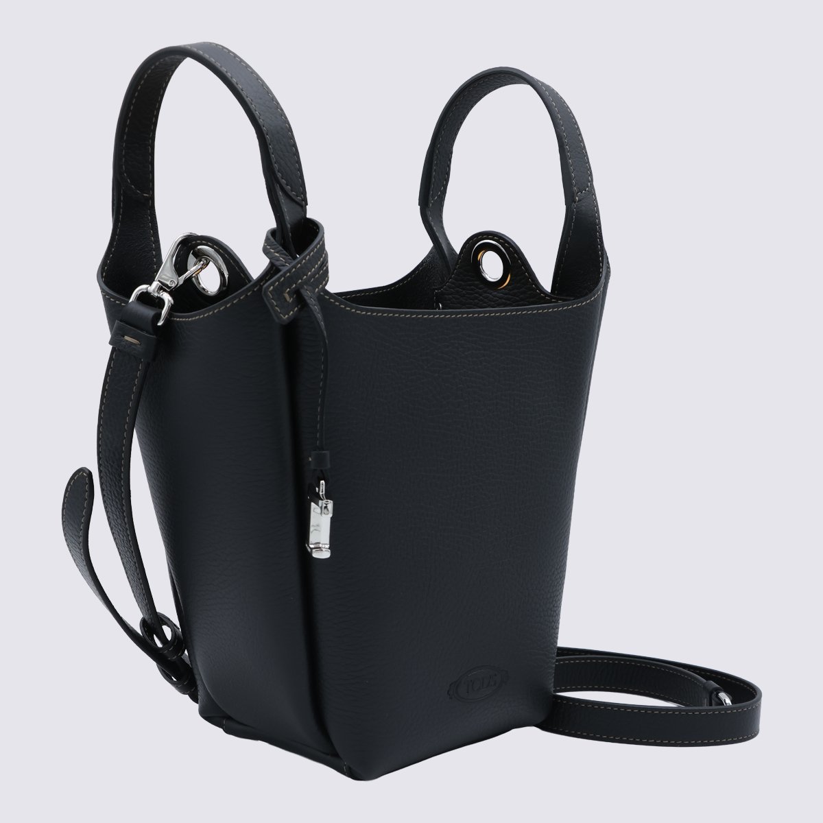 Tod's Structured Pebbled Leather Bucket Bag Zwart