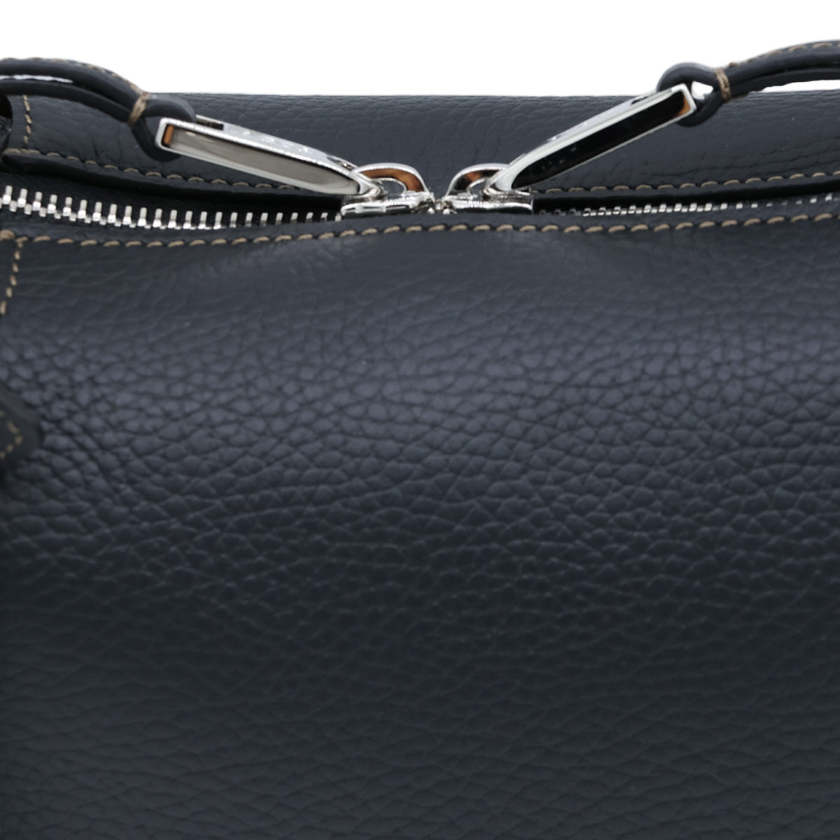 Tod's Structured Handbag with Pebbled Texture Zwart