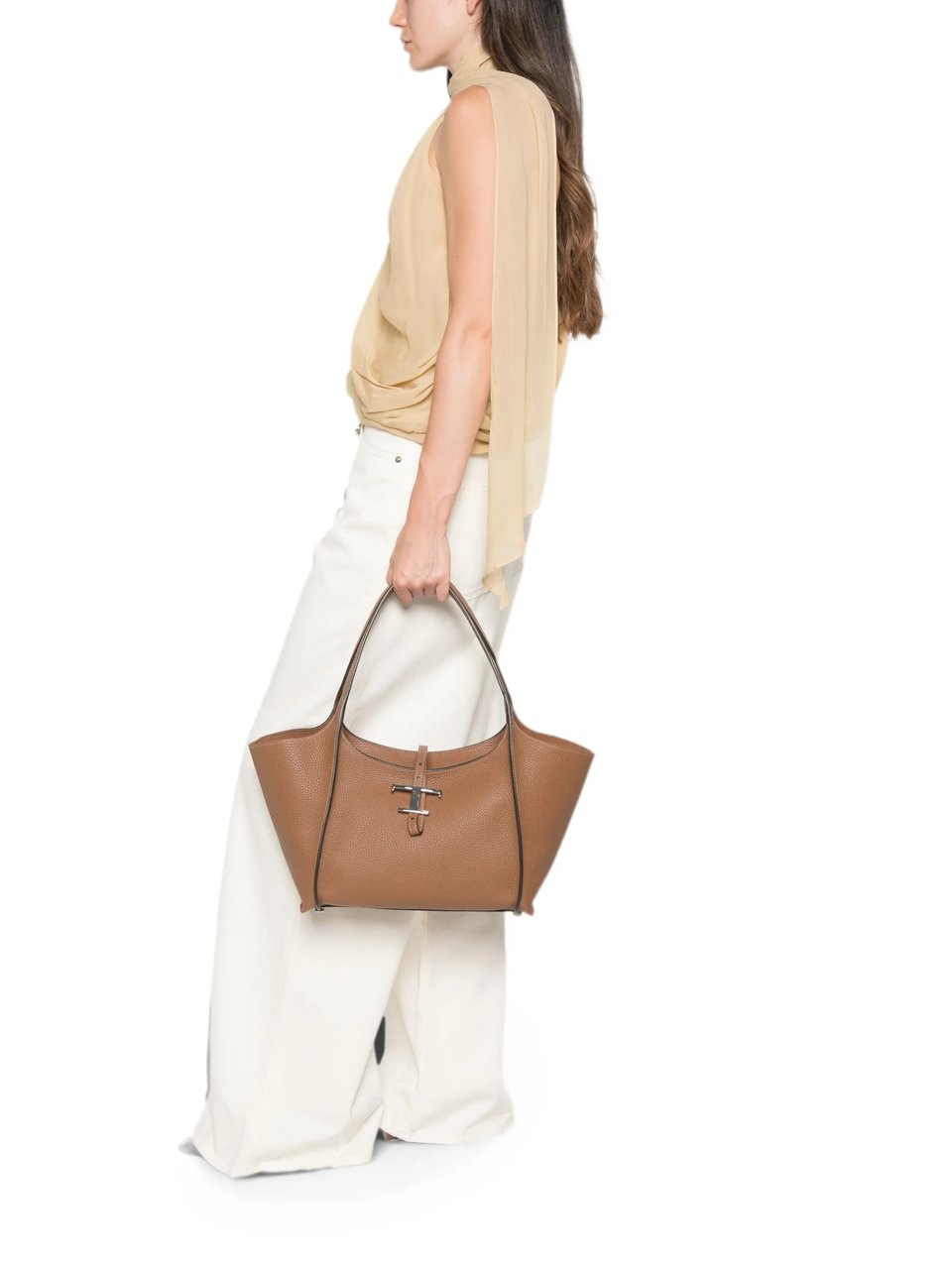 Tod's Structured Pebbled Shoulder Bag with T-Buckle Closure Bruin
