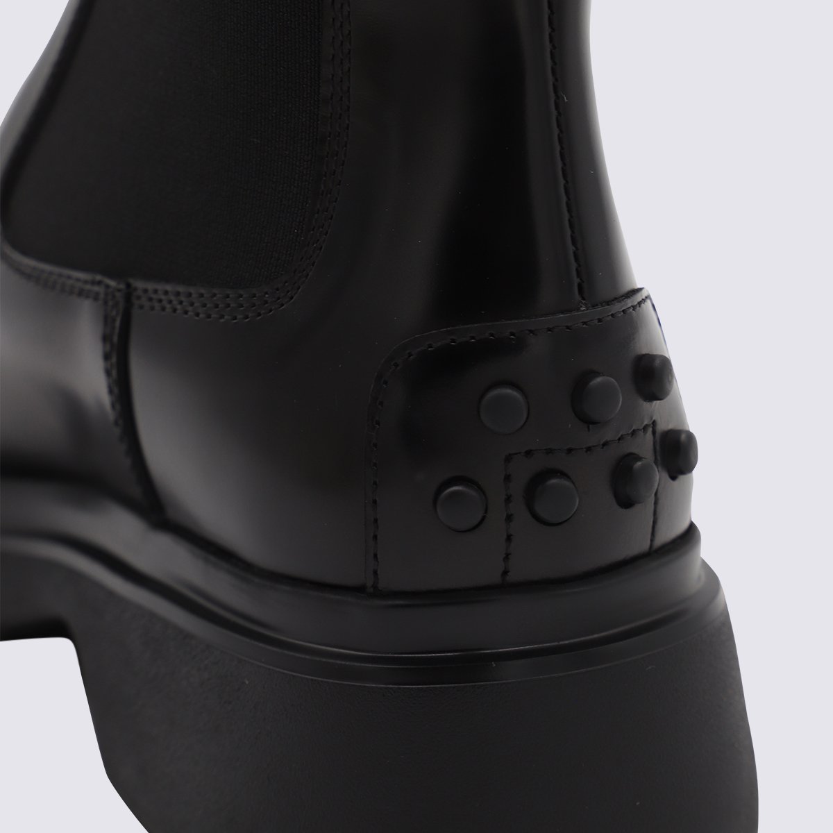 Tod's Chunky Sole Black Leather Slip-On Boots Zwart