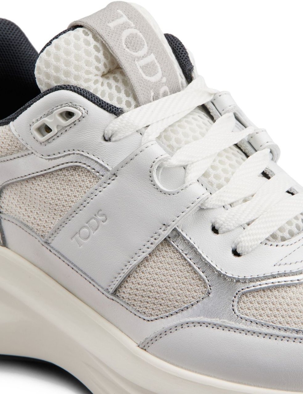 Tod's Sneakers White Wit