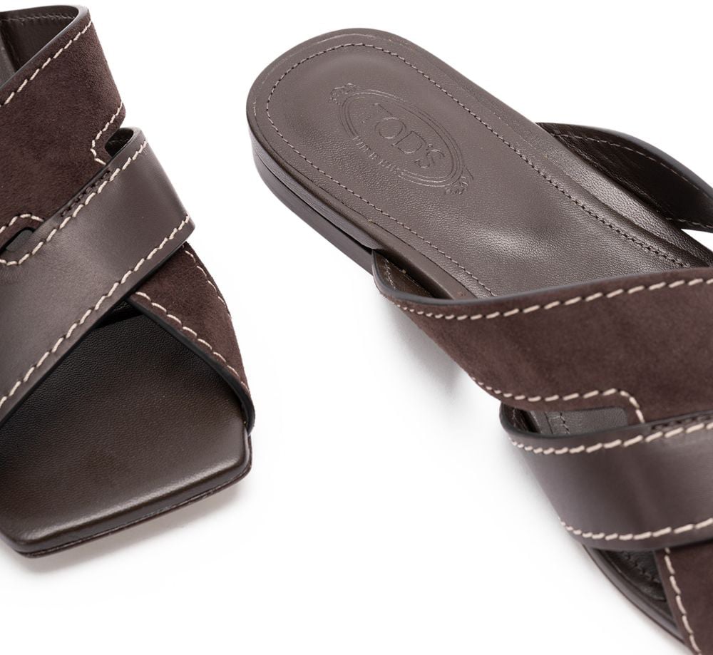 Tod's Sandals Marrone Scuro Bruin