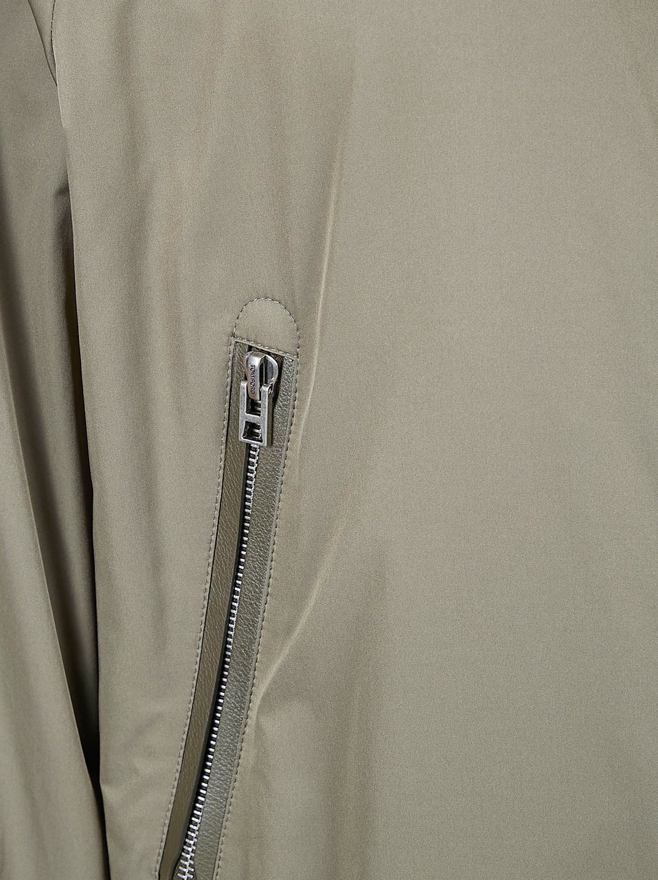 Tom Ford Versatile Zip-Up Jacket with High Collar Grijs