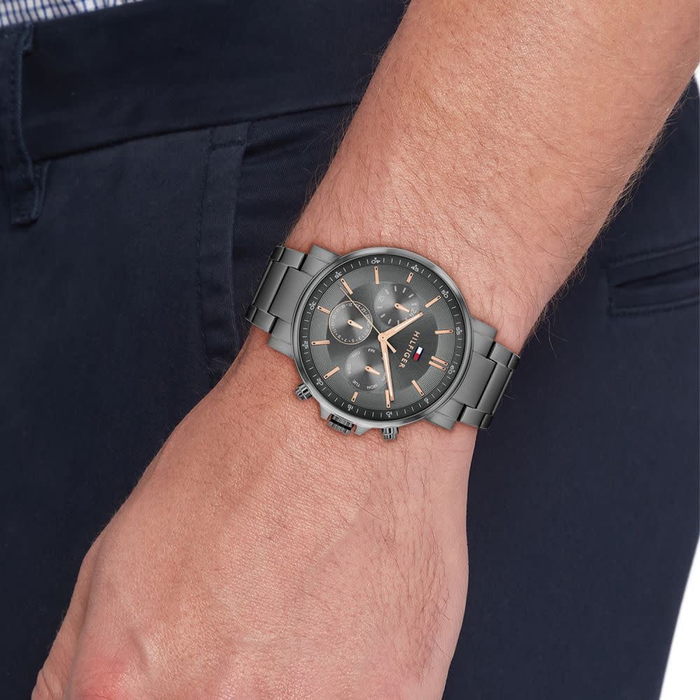 Tommy Hilfiger Tommy Hilfiger Horloge TH1710711 Tyson Grijskleurige Quartz 43mm Donkergrijs