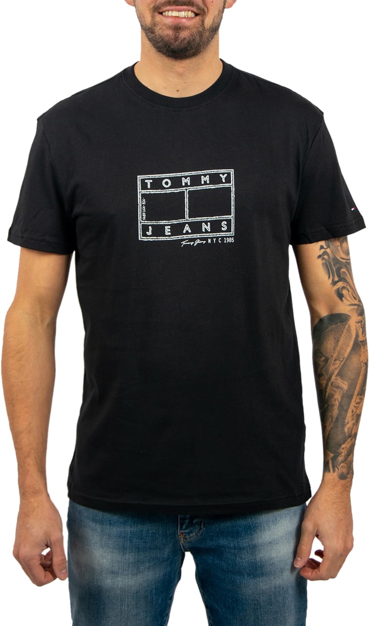Tommy Jeans Reg Center Flag SS Tee Zwart