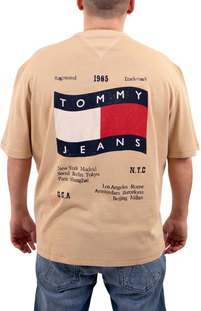 Tommy Jeans 90S Waving Flag SS Tee Geel