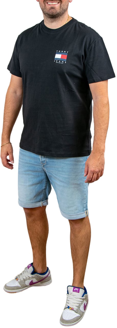 Tommy Jeans TJM Reg Flag Graph Bckprnt T Ext Zwart