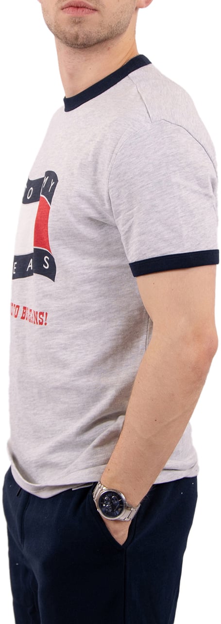 Tommy Jeans Reg Waving Flag Ss Ringer Tee Grijs