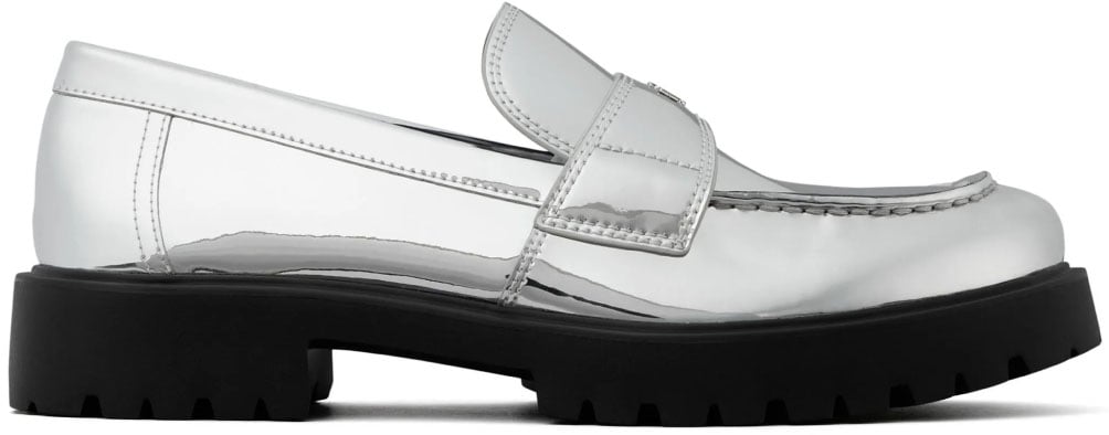 Tory Burch Mirrored Metallic Classic Logo Lug Loafers Zilver