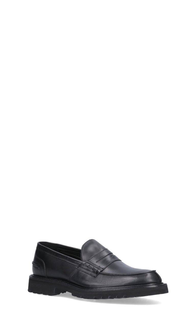 Tricker's Sleek Leather Penny Loafers With Sturdy Rubber Sole Zwart
