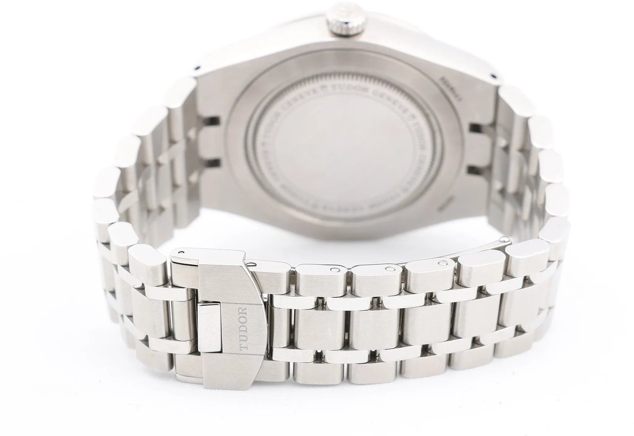 Tudor Tudor Royal 28500 50DM441 SS AT Black Dial Watch with Black Dial Zwart