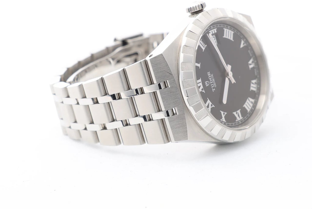 Tudor Tudor Royal 28500 50DM441 SS AT Black Dial Watch with Black Dial Zwart