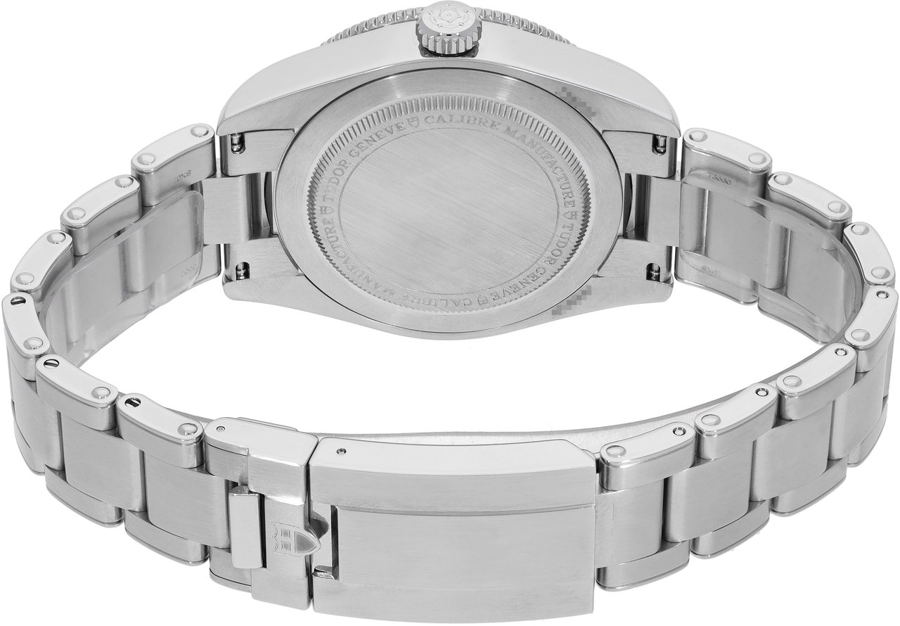 Tudor Black Bay Zwart