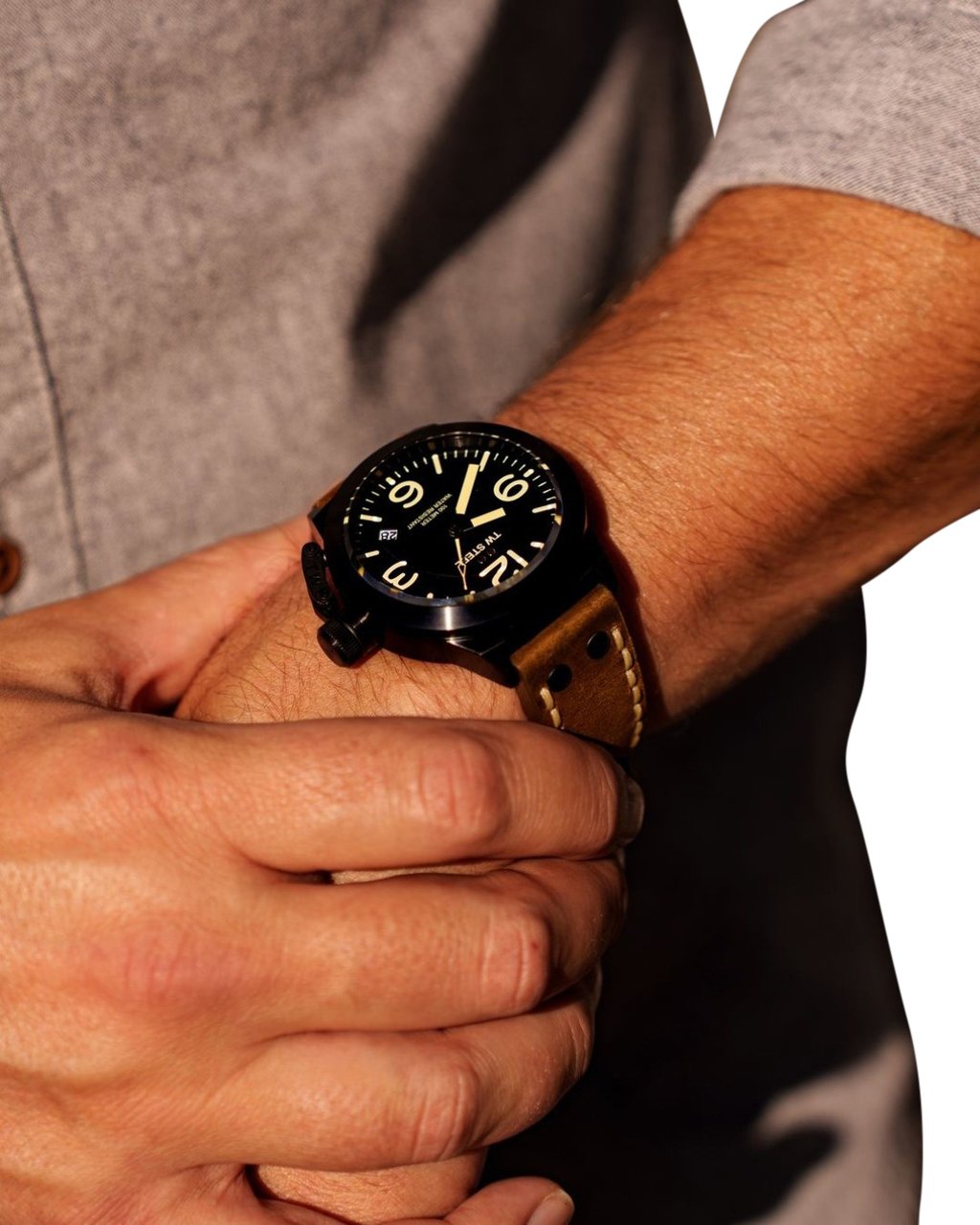 TW Steel TW Steel TWCS103 Canteen Steel Zwart leer 45mm Zwart