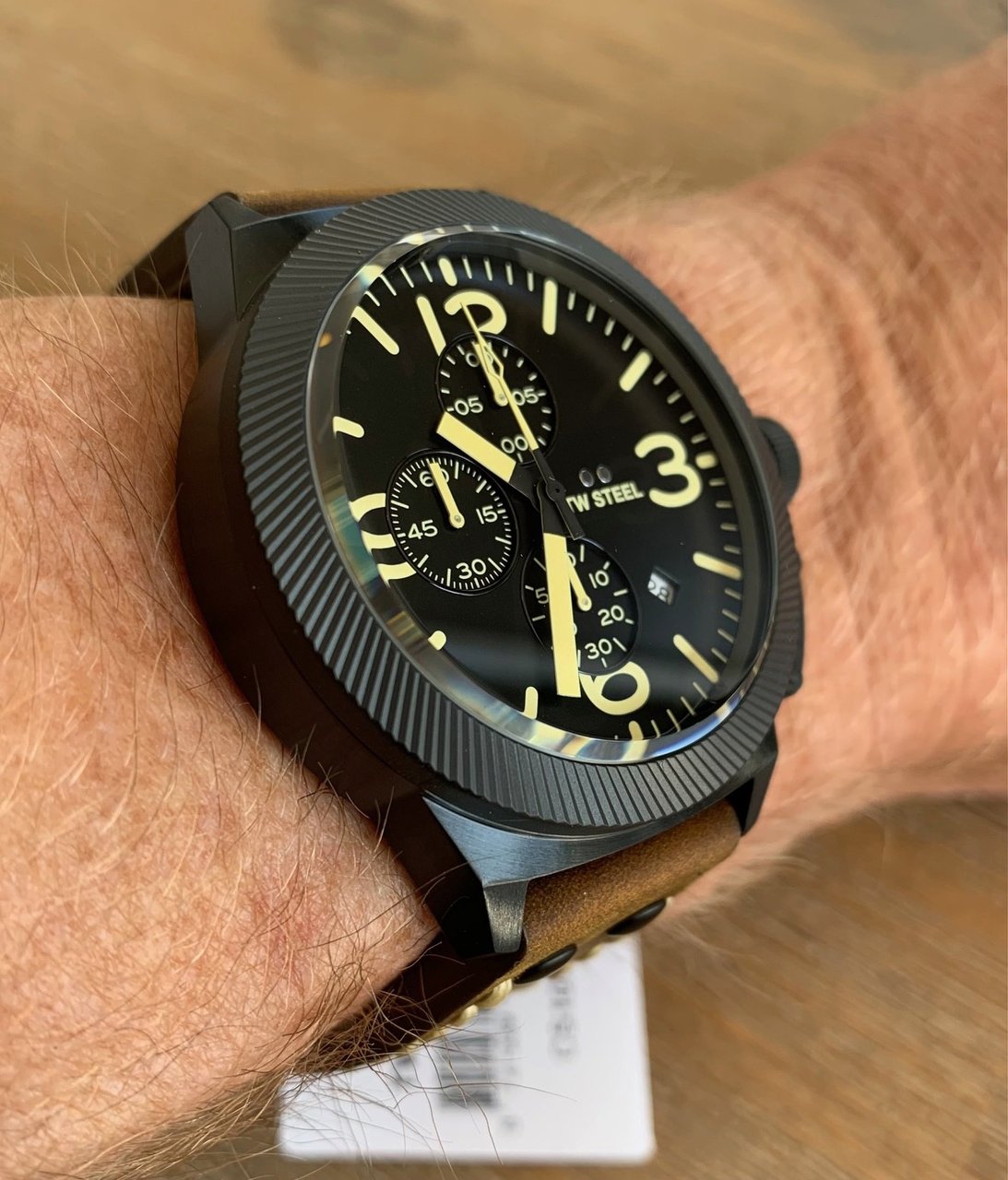 TW Steel TW Steel TWCS107 Canteen Steel Chrono Bruin leer 45mm Zwart