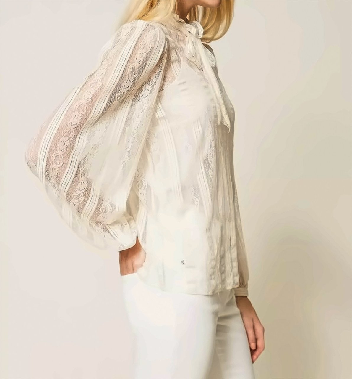 Twin-set Righeh Lace Ribbon Tie Blouse Neutraal