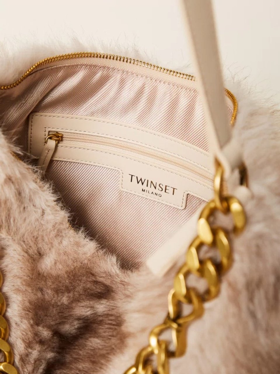 Twin-set Faux Fur Handbag with Gold-Tone Chain Detail Neutraal