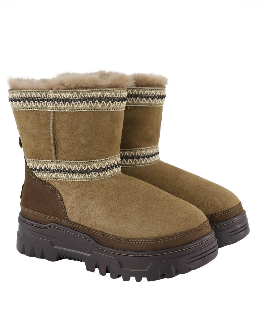 UGG Dames Classic Short Weather Hybrid Bruin