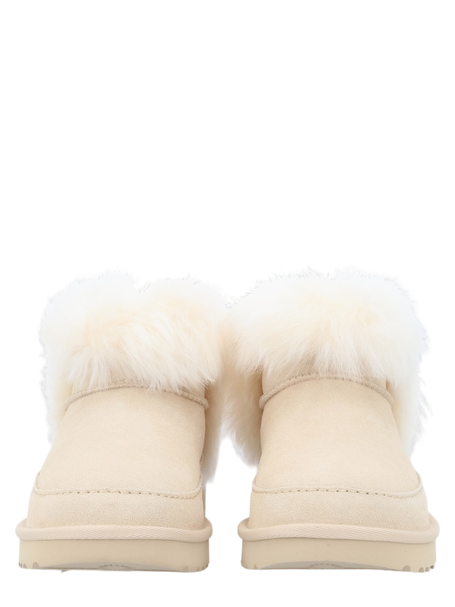 UGG Beige Leather Boots with Plush Fur Trim Neutraal