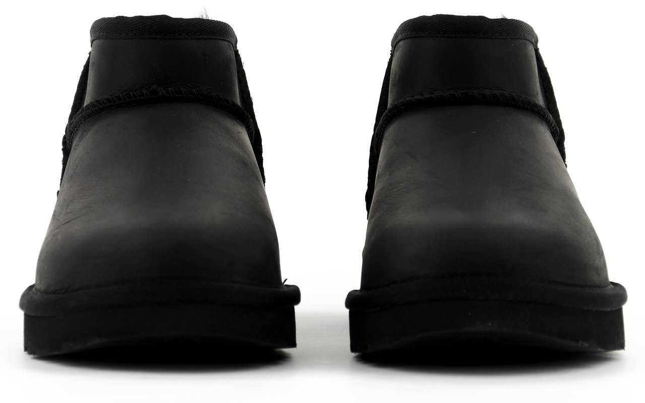 UGG Classic Ultra Mini Black Leather Zwart