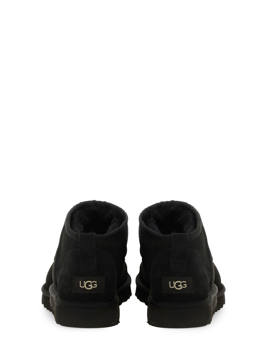 UGG BOOT CLASSIC ULTRA MINI Zwart