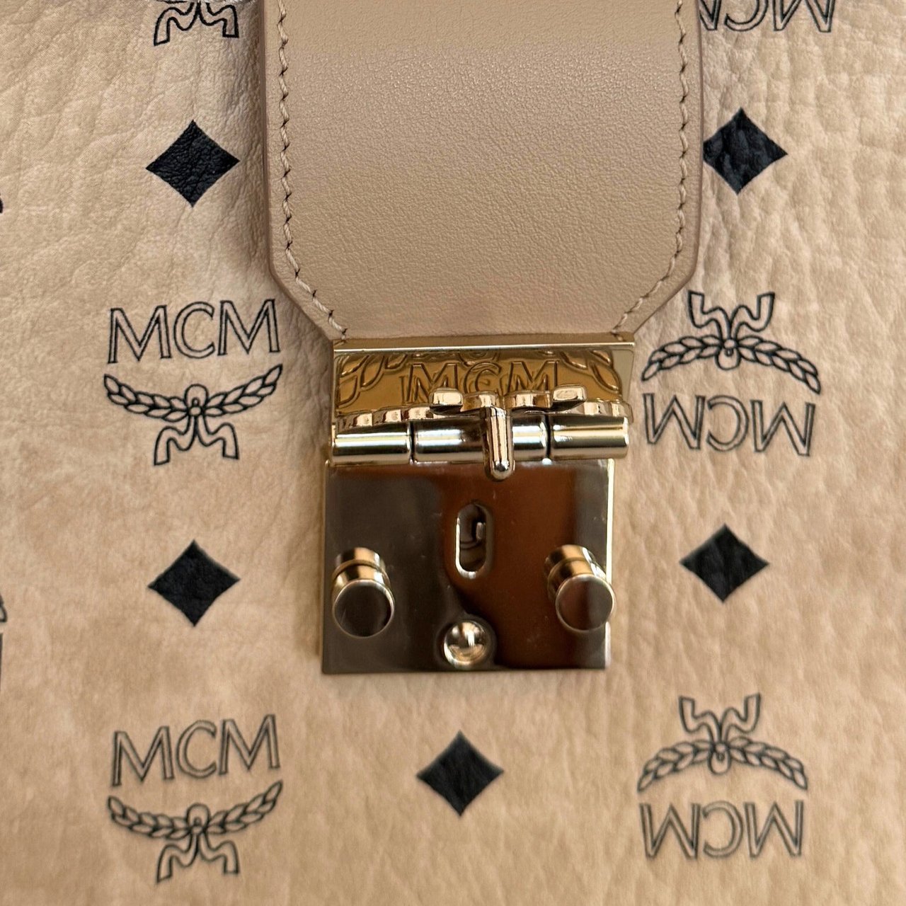 Valentino MCM Visetos Hobo Bag Beige / neuwertig Beige
