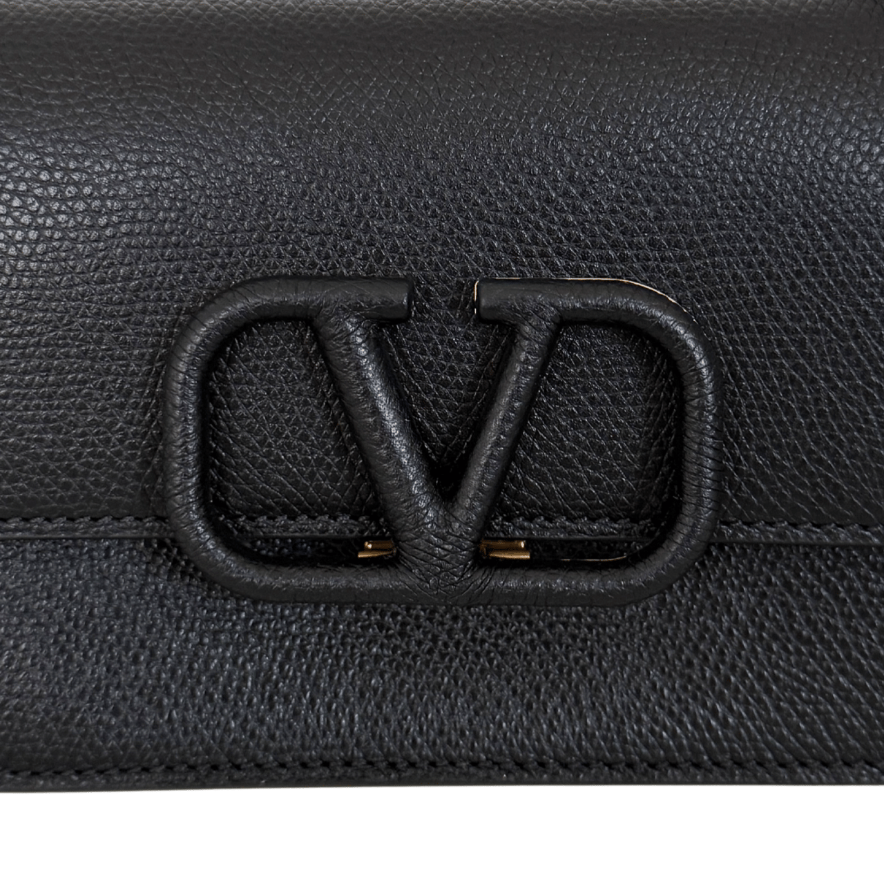 Valentino Valentino Garavani Vsling Schultertasche Small Schwarz / neuwertig Zwart