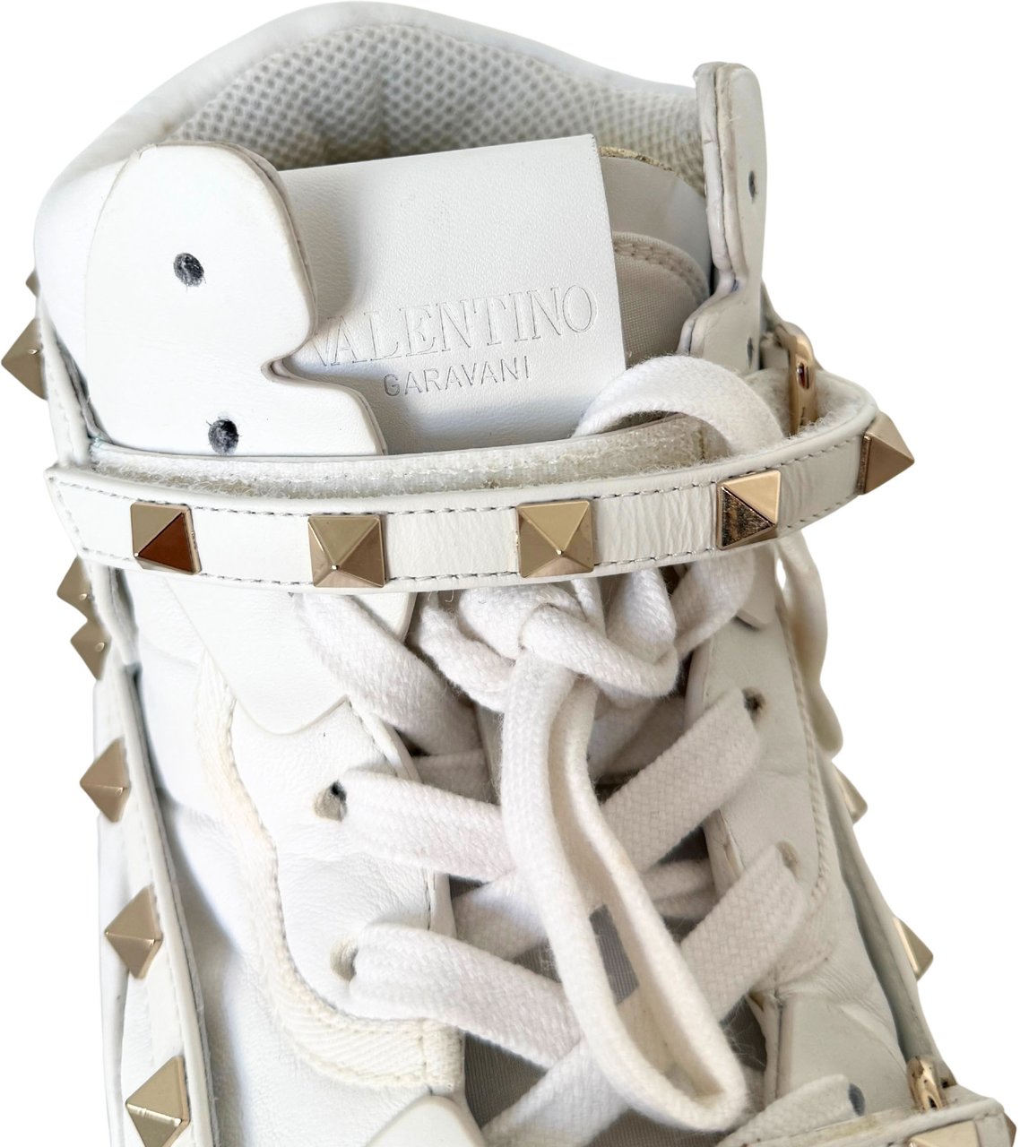 Valentino Valentino Garavani Rockstud High-Top Sneakers Size 38 White / very good Wit