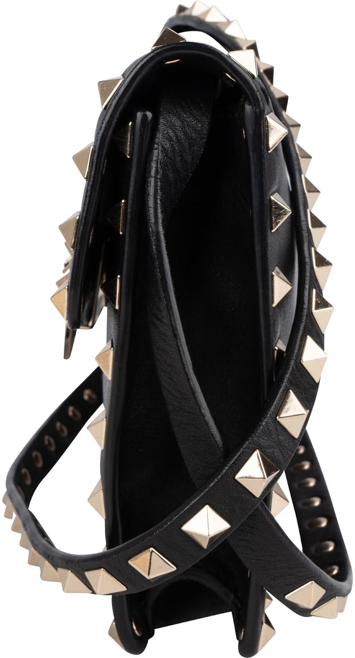 Valentino Valentino Garavani Rockstud Flap Crossbody Bag Zwart