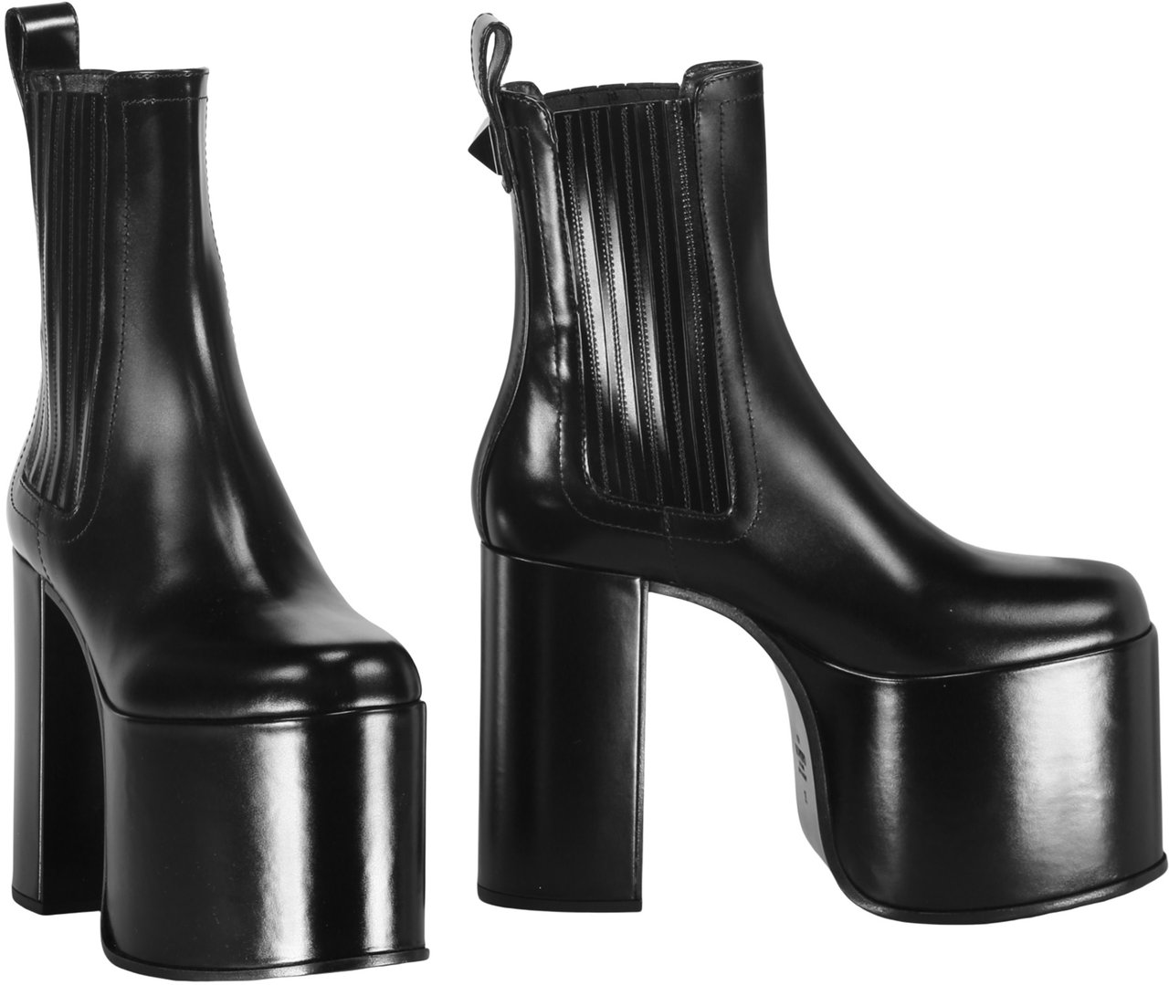 Valentino Shiny black boots with thick soles Zwart