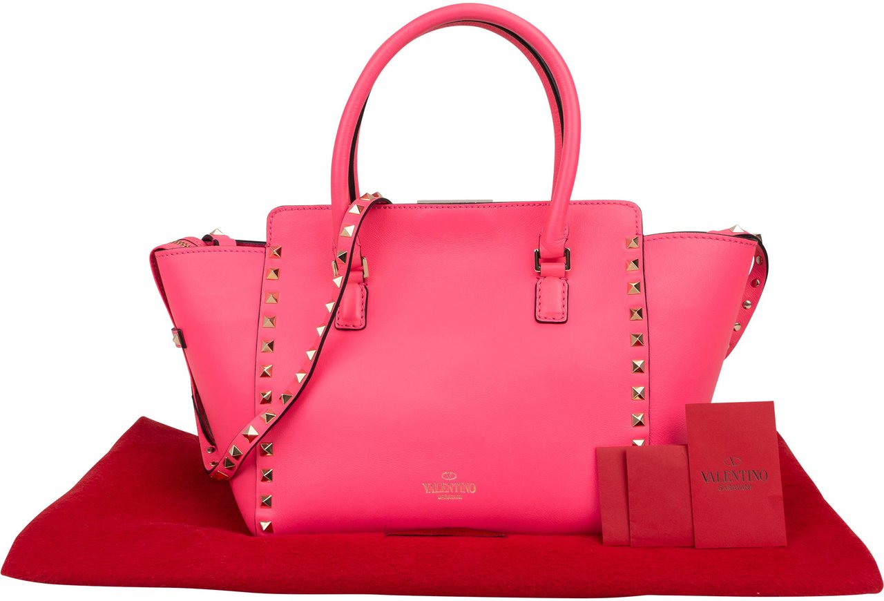 Valentino Garavani Neon Pink Leather Rockstud Handbag Rood