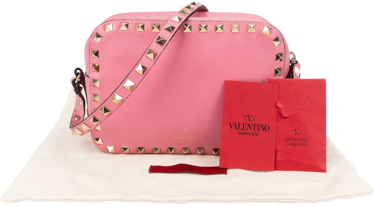 Valentino Valentino Garavani Leather Rockstud Camera Crossbody Bag Rood