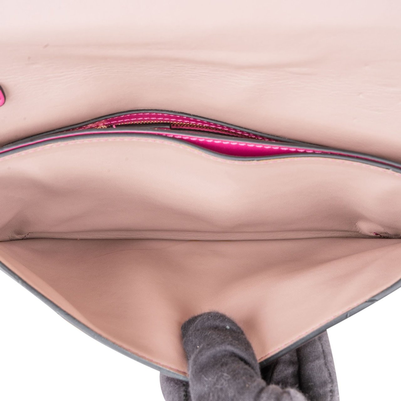Valentino Garavani Pink Leather Rockstud Clutch Rood