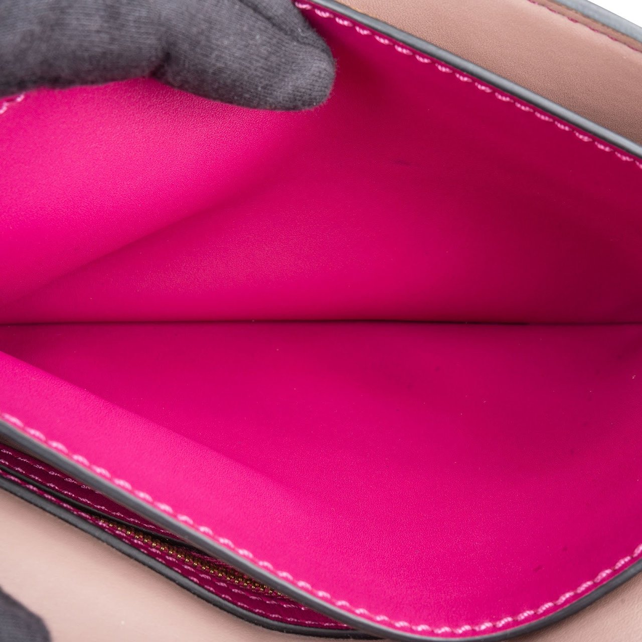Valentino Garavani Pink Leather Rockstud Clutch Rood