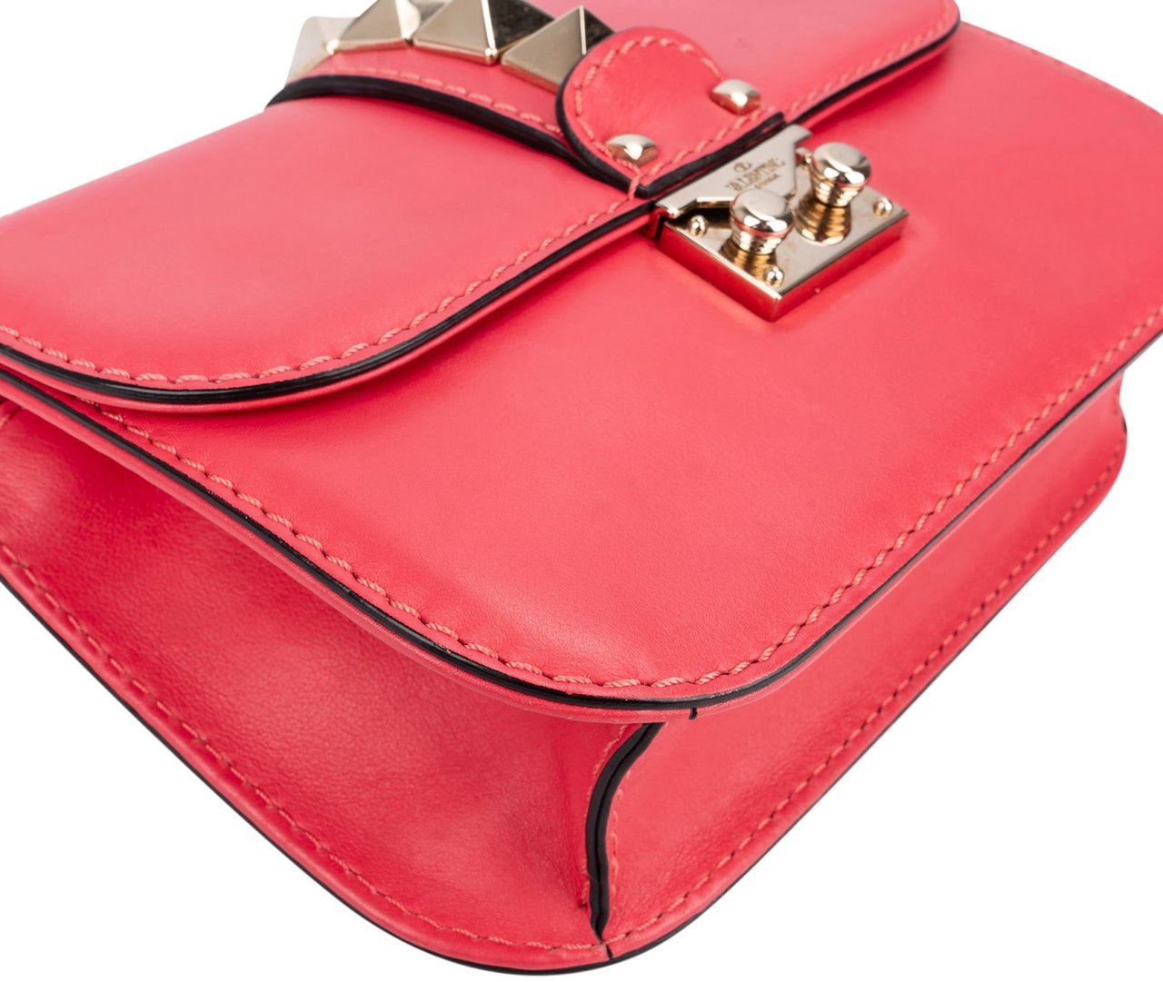 Valentino Garavani Pink Leather Rockstud Glam Lock Crossbody Bag Rood