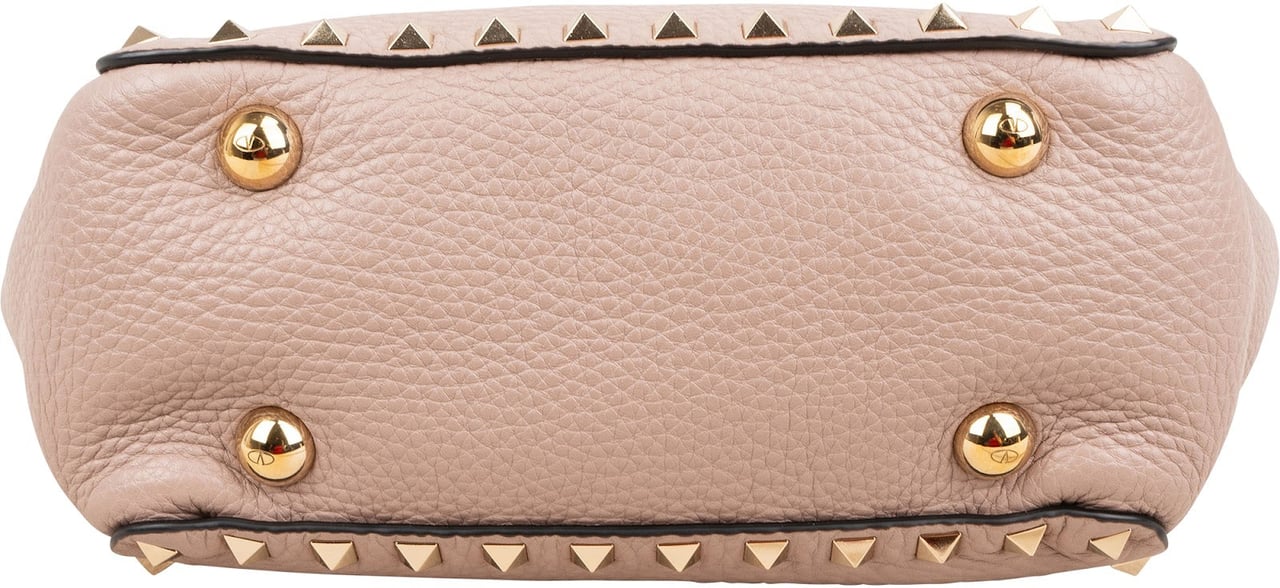 Valentino Garavani Grained Calfskin Rockstud Small Handbag Roze