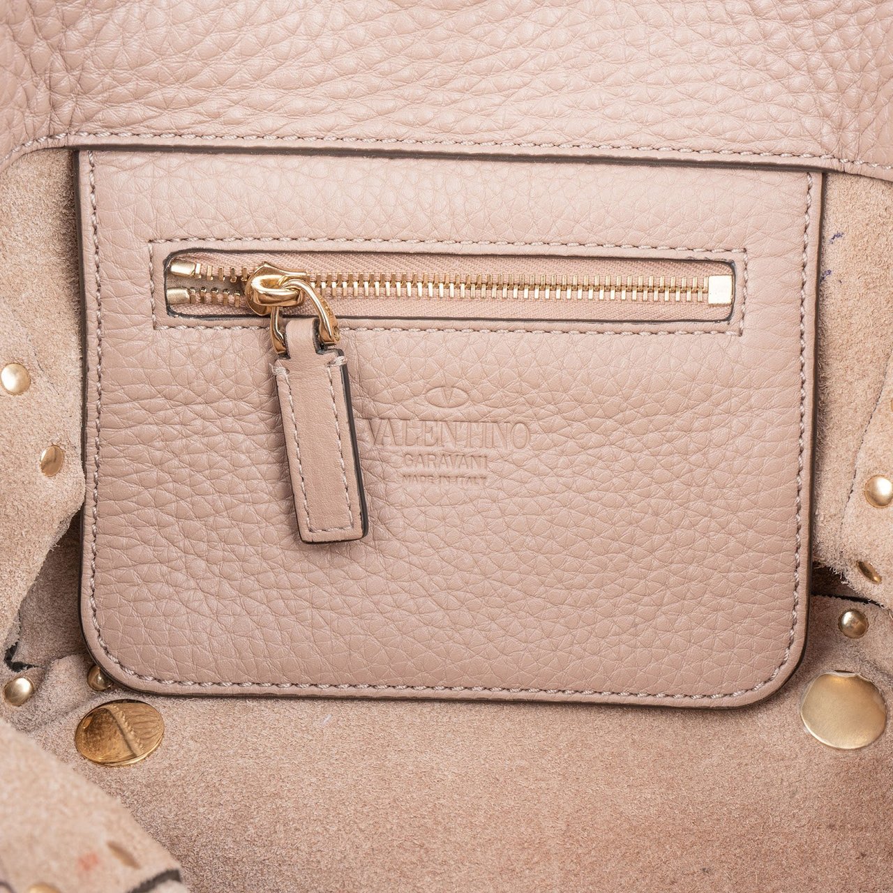 Valentino Garavani Grained Calfskin Rockstud Small Handbag Roze