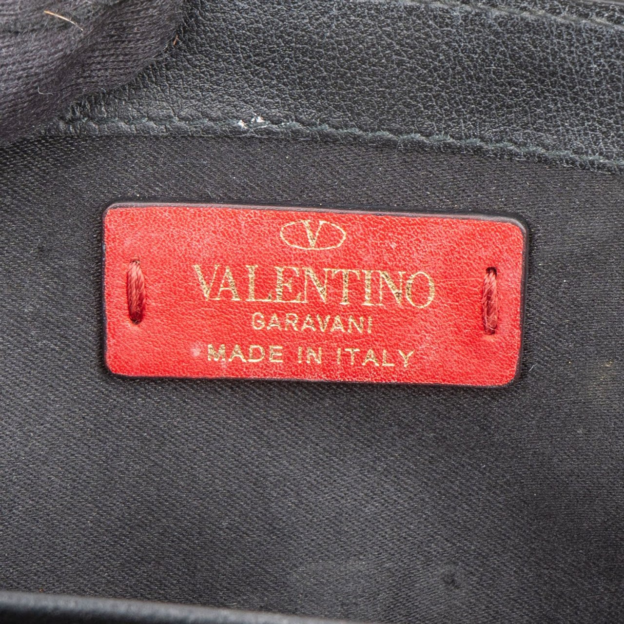 Valentino Garavani Leather Rockstud Envelope Wallet On Chain Crossbody Bag Zwart