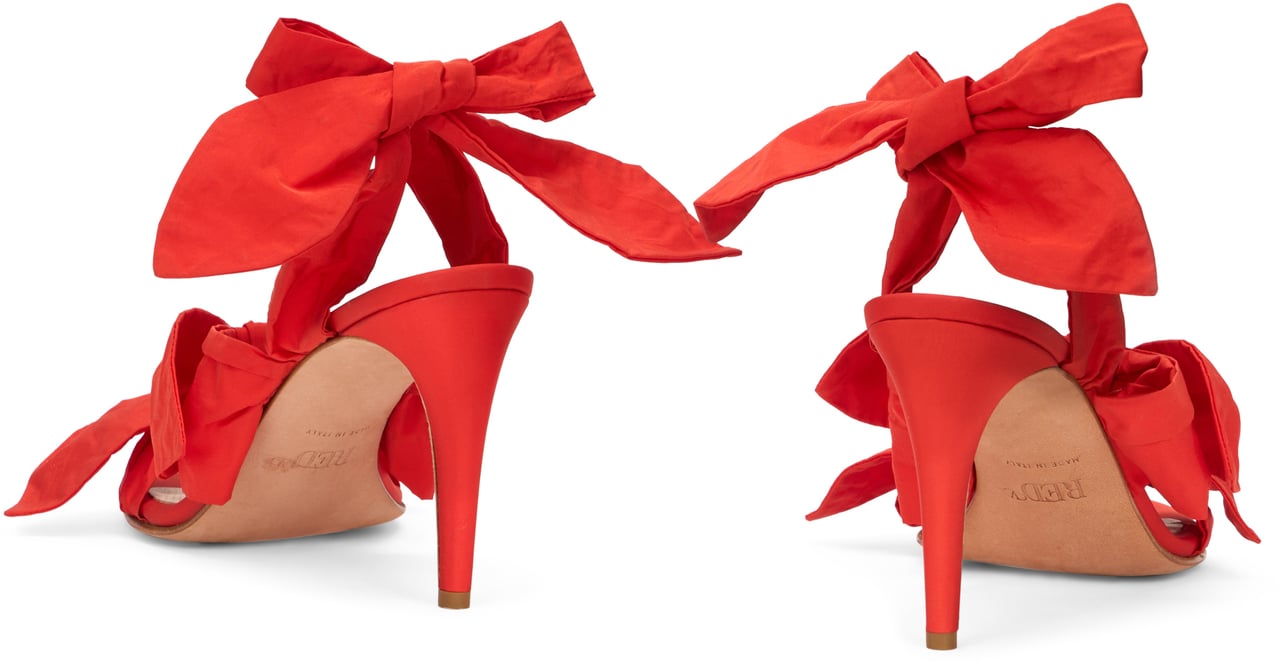 Valentino Elegant orange sandals with a medium and slim heel. Oranje