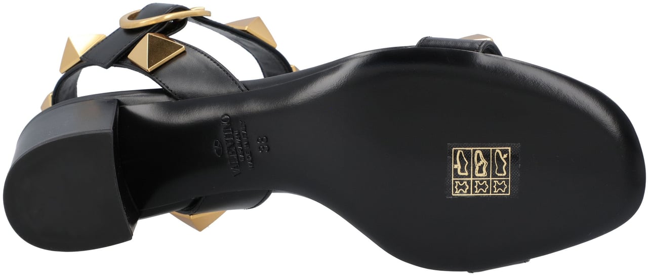 Valentino Roman Stud Calfskin Sandal Zwart