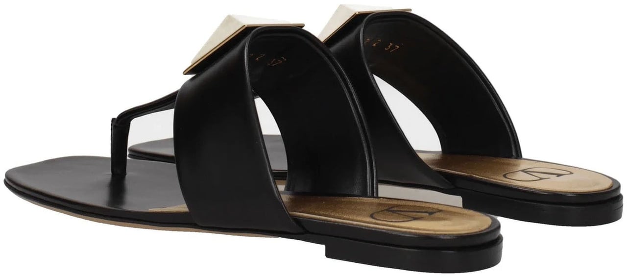 Valentino Valentino Garavani One Stud Leather Thong Sandals Zwart