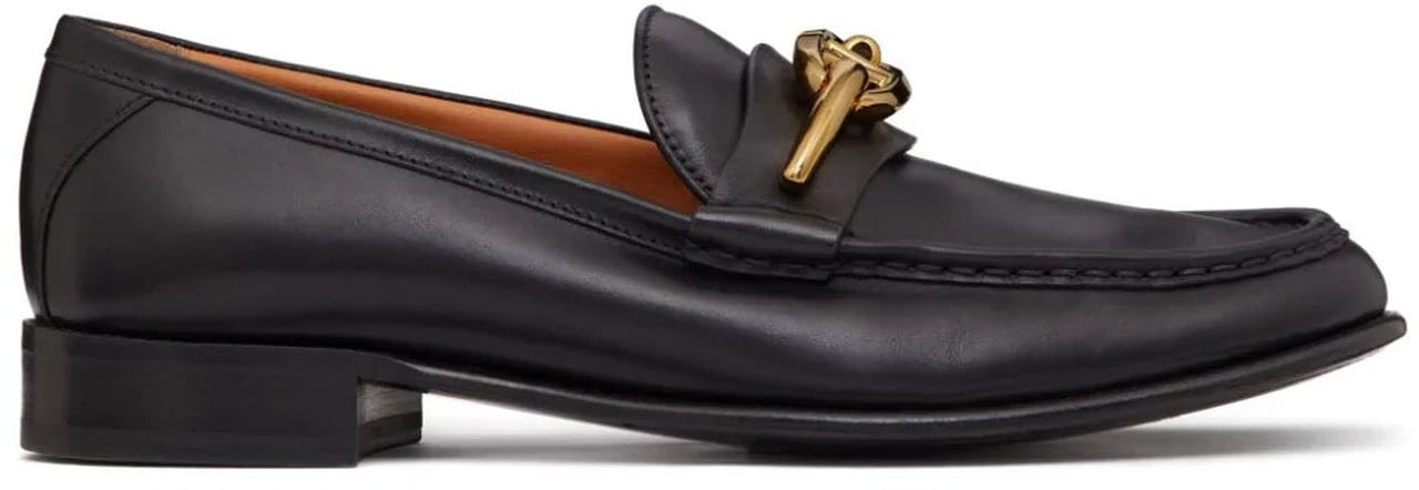 Valentino Valentino Garavani V-Logo Moon Leather Loafers Zwart