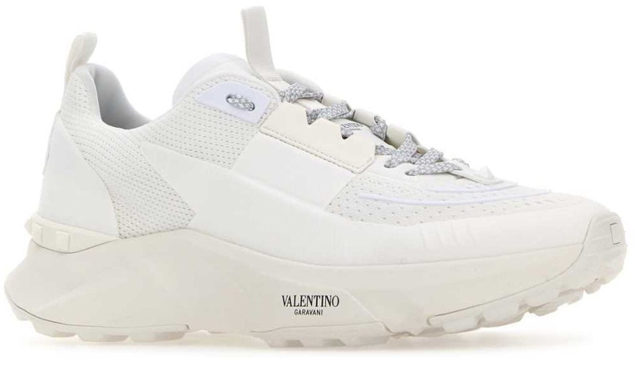 Valentino Valentino Garavani True Act Sneakers Wit
