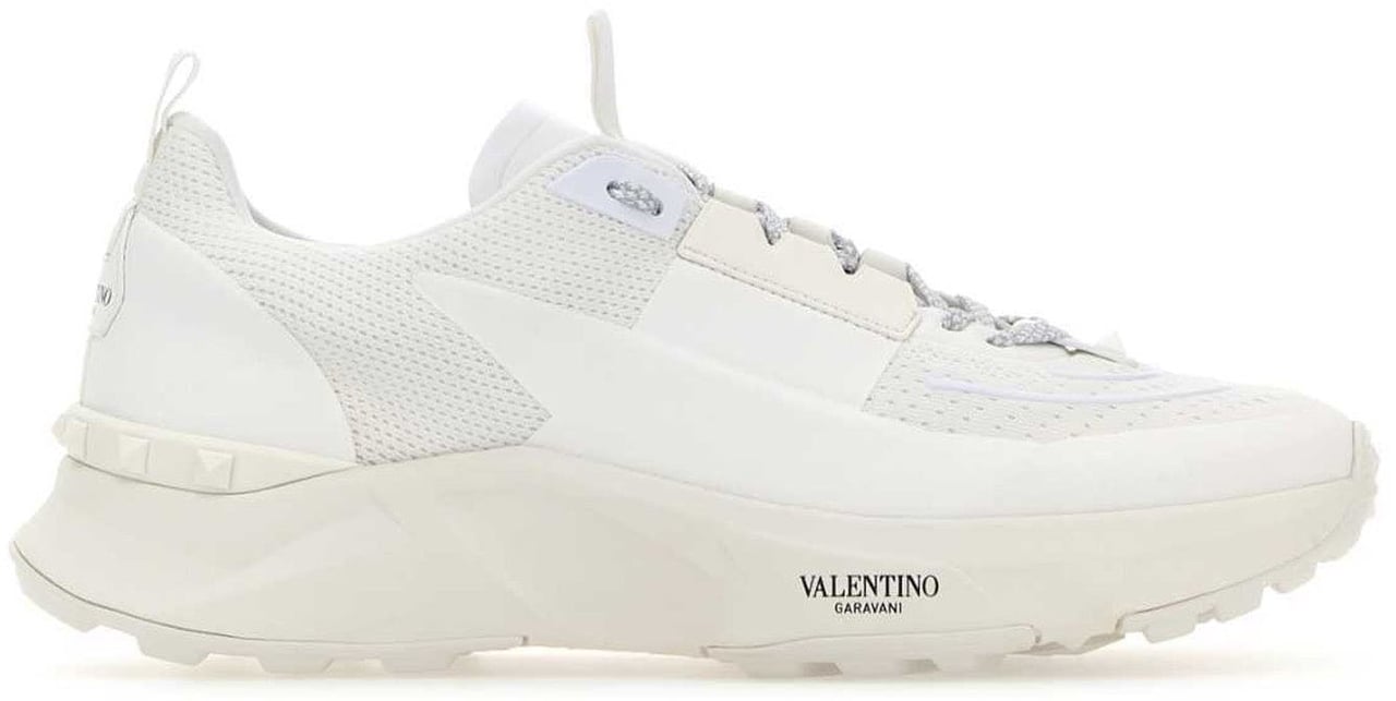 Valentino Valentino Garavani True Act Sneakers Wit